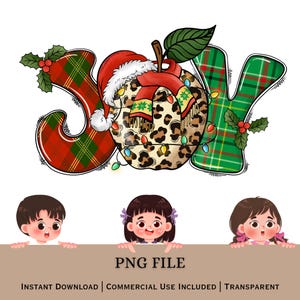 Puede incluir: Gráfico navideño festivo con la palabra "JOY" en un patrón de cuadros. La "O" es una manzana con estampado de leopardo, con gorro y bufanda de Papá Noel, adornada con luces. Debajo, tres niños de dibujos animados miran una pancarta que dice "PNG FILE".