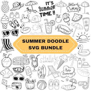 Pode incluir: Uma coleção de desenhos de linha em preto e branco com tema de verão, incluindo um abacaxi, óculos de sol, sorvetes, cadeiras de praia, pranchas de surf e bebidas tropicais. O hexágono amarelo central contém o texto SUMMER DOODLE SVG BUNDLE.