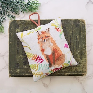 Hanging Balsam Fir Pine sachets - sachet for your drawers or bathroom - Maine Pine - small gift - air freshener for car - cute Fox