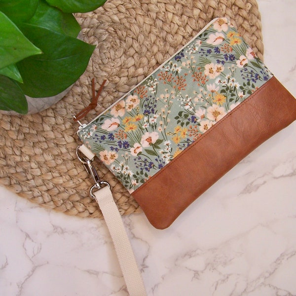 Green wristlet with wildflowers- everyday bag -detachable strap so use it as a clutch or a wristlet-clutch- phone wallet-large wristlet