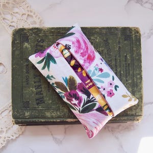 Travel tissue case in a shabby chic flower print- pocket tissue- travel tissue- pocket tissue case - tissue tuck- purse tissue holder