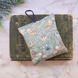 Hanging Balsam Fir Pine sachets - sachet for your drawers or bathroom - Maine Pine - small gift - air freshener for car - woods