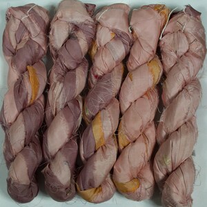 Sari Seidenband (100g/50yards) - Lachstöne #958