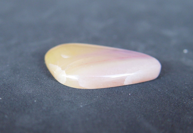 Pretty Peach Color Petrified Wood Designer Cabochon 23mm x 35mm x 6mm 41 ctw