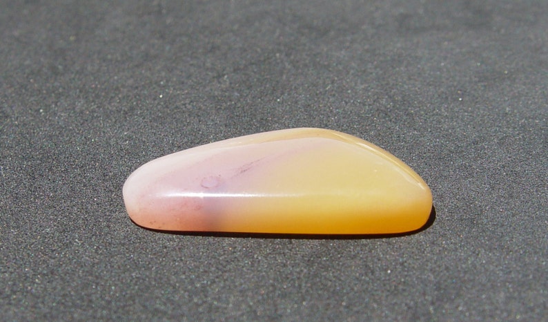 Pretty Peach Color Petrified Wood Designer Cabochon 23mm x 35mm x 6mm 41 ctw