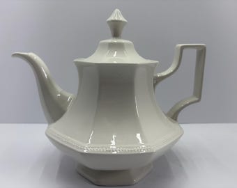 Johnson Brothers Heritage White Ironstone 4 Cup Teapot