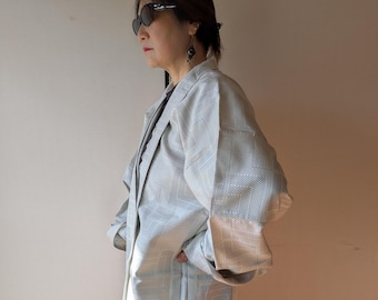 Kimono cosido a mano: Tsumugi de seda vintage, tejido japonés único, chaqueta larga minimalista