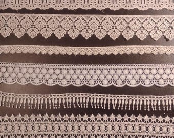 Cinco yardas de encaje y encaje de ganchillo vintage ancho