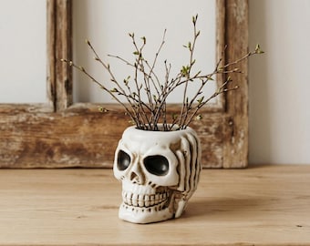Gothic Skull Planter Resin Mini Flower Pot Halloween Decor Creepy Skeleton Vase Desktop Decoration