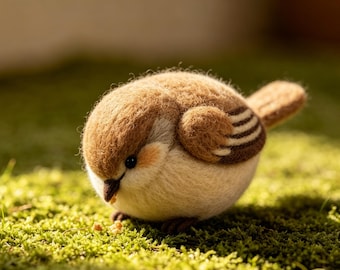 Needle Felted Bird, Cute Sparrow Figurine, Handmade Wool Animal, Mini Bird Decor, Woodland Gift, Realistic Bird Art