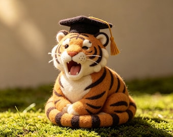 Mini Graduation Tiger Plush, Handmade Wool Animal Gift, Cute Graduate Keepsake, Creative Graduation Present