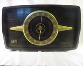 Vintage RCA Victor AM FM Radio Bakelite Tube Type Mid Century Art Deco Design