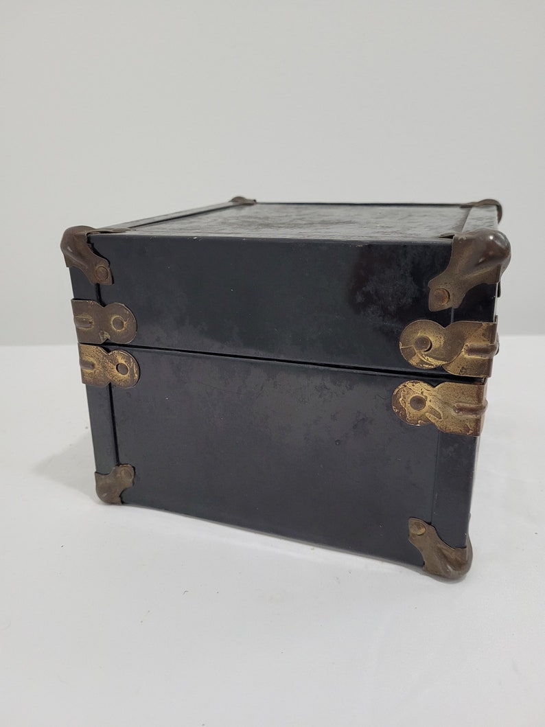 Caja de almacenamiento cuadrada de metal negro con forma de camión y maleta estilo art déco vintage imagen 8