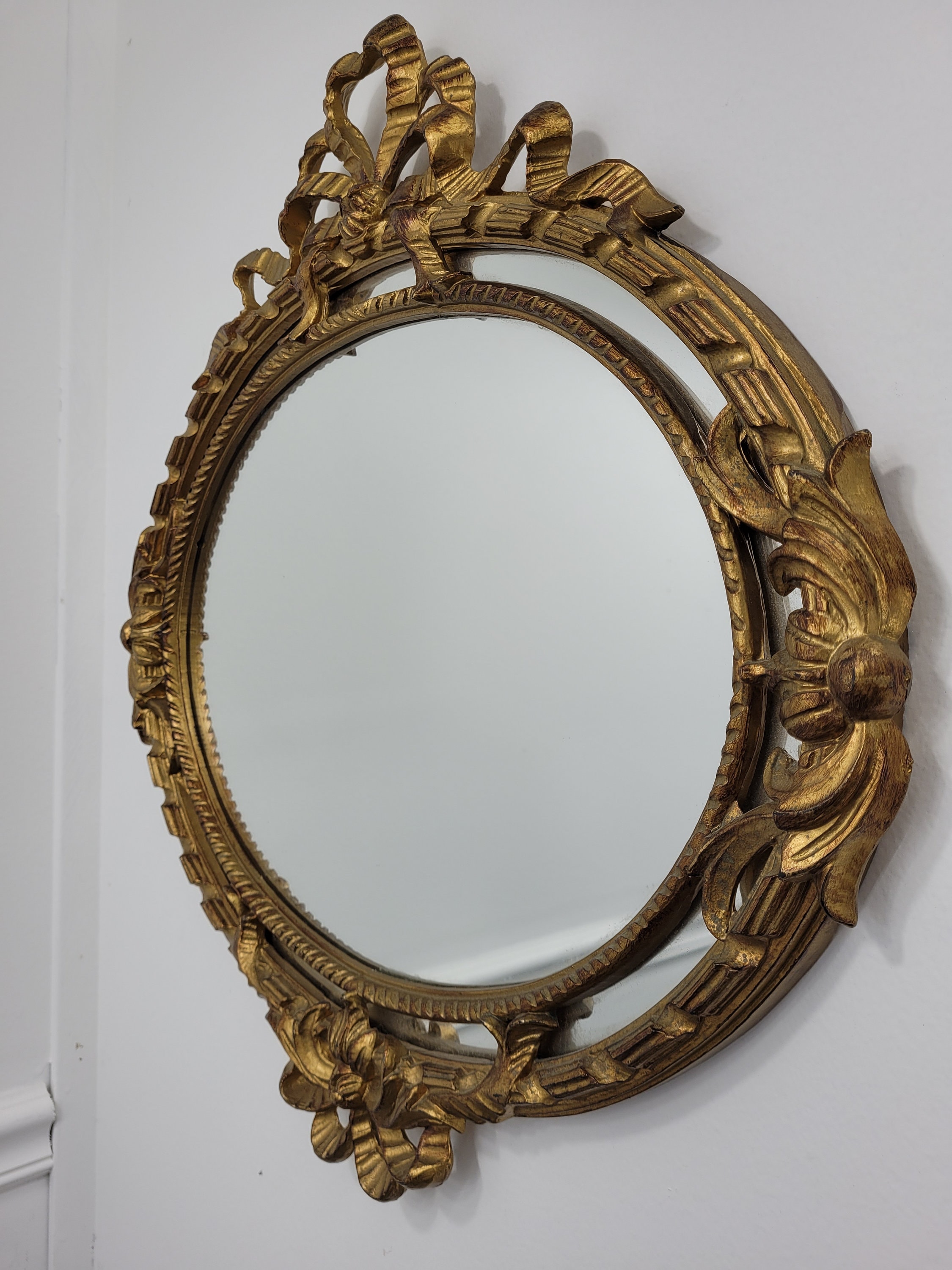 Oval Gilt Mirror with Bow Crown – The Antique And Artisan Gallery Online