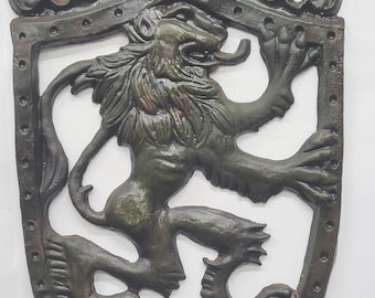 Vintage Lions Medallion Castlecore Heraldic Dark Academia Architectural Salvage