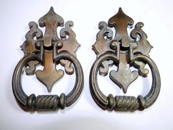 2 Bronze Brass Drawer Pulls Antique Hardware Vintage Dresser Etsy