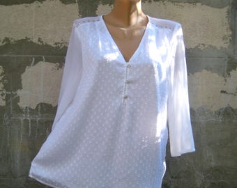 Vintage white rayon blouse size XL, romantic women shirt, long sleeve blouse with metal eyelets, size US 16 UK 18