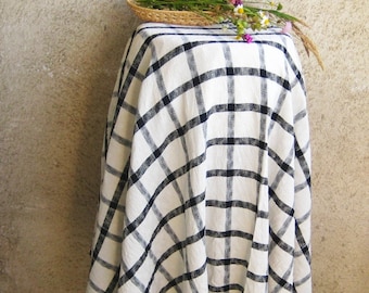 Round Linen Tablecloth Off white Black Checkered / Burlap Wrinkled Kitchen Linens / Farmhouse Washed Table Cloth / Country Dinning / 58"