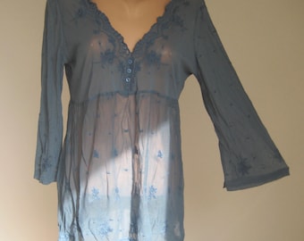 Vintage Denim Blue Mesh Lady Tunic, Boho Embroidery Blouse, Deep V neck Lace Trim Top, Retro Long sleeve Ichi Tunic, size XL US 16 UK 18