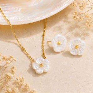 White Shell Flower Necklace Earrings Set, Dainty Gold Bridal Jewelry Gift
