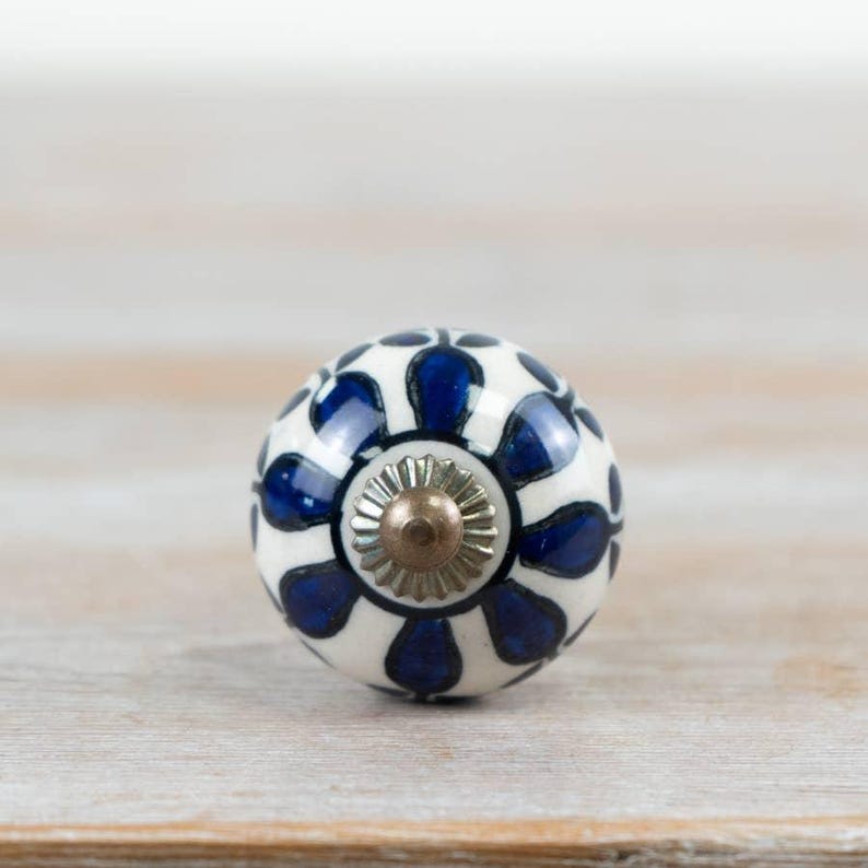 Patterned Door Knobs, 7cm -One Pair image 6