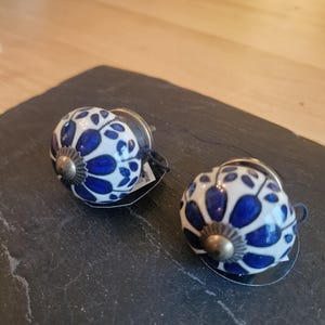 Patterned Door Knobs, 7cm -One Pair image 5