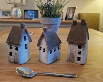 Quaint LED Speckled White House Deco, 14.5cm