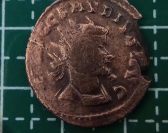 Antik romersk mynt av kejsar Claudius II Gothicus (268–270 e.Kr.), Antoninianus typ Provident AVG/ Virtus
