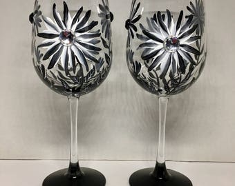 Black and white daisy flower hand painted wine glasses