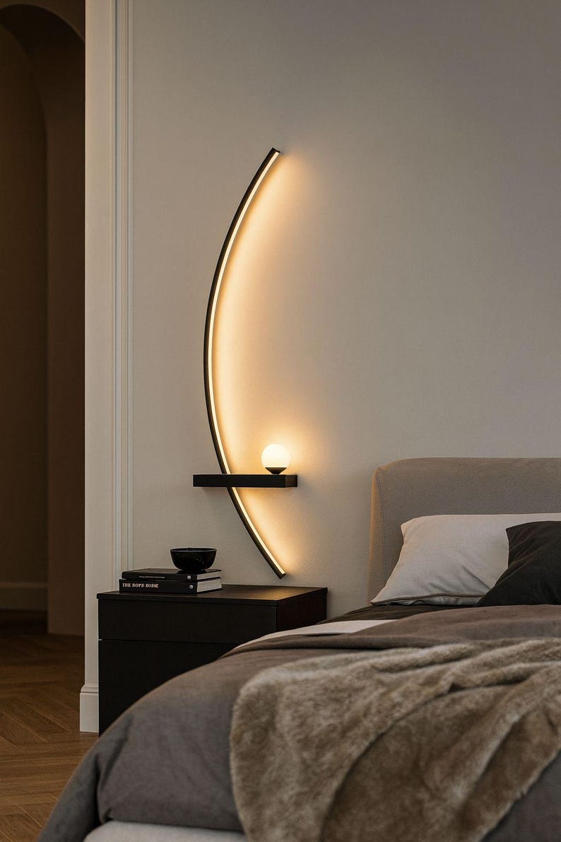 Lámpara de pared LED de diseño moderno – Aplique de pared curvo minimalista – Iluminación para dormitorio, sala de estar y hotel – Lámpara de pared de lujo dorada/negra