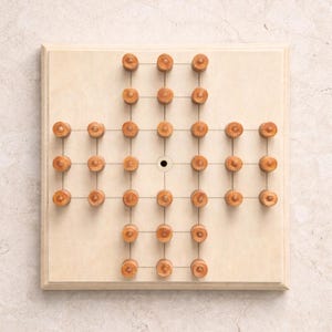 Wooden Solitaire Game | Jogo de Estratégia em Madeira | Peg Solitaire Board Game | Handmade Puzzle Game | Classic Wooden Brain Teaser