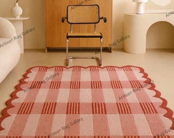 Alfombra de lana con mechones hecha a mano en color rojo claro Matilda Goad & Co de Anthropologie, 2,4 x 3 m