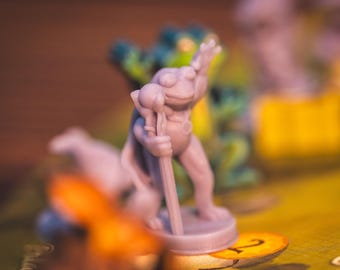 Everdell: Frog Ambassador 3D Animal Miniatures (1 pcs) – Grey Resin Critters Unofficial