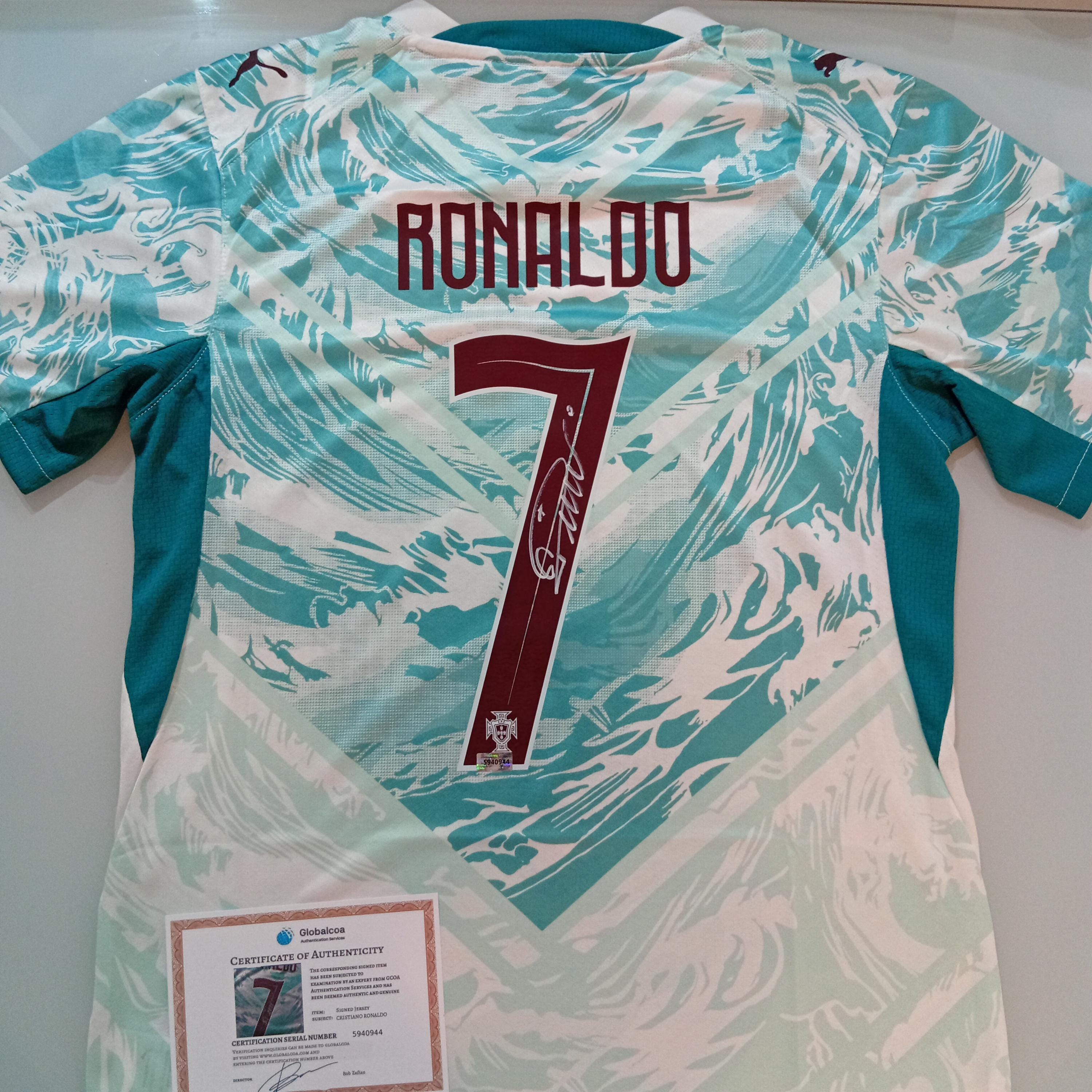 Ronaldo signed jersey - Etsy 日本