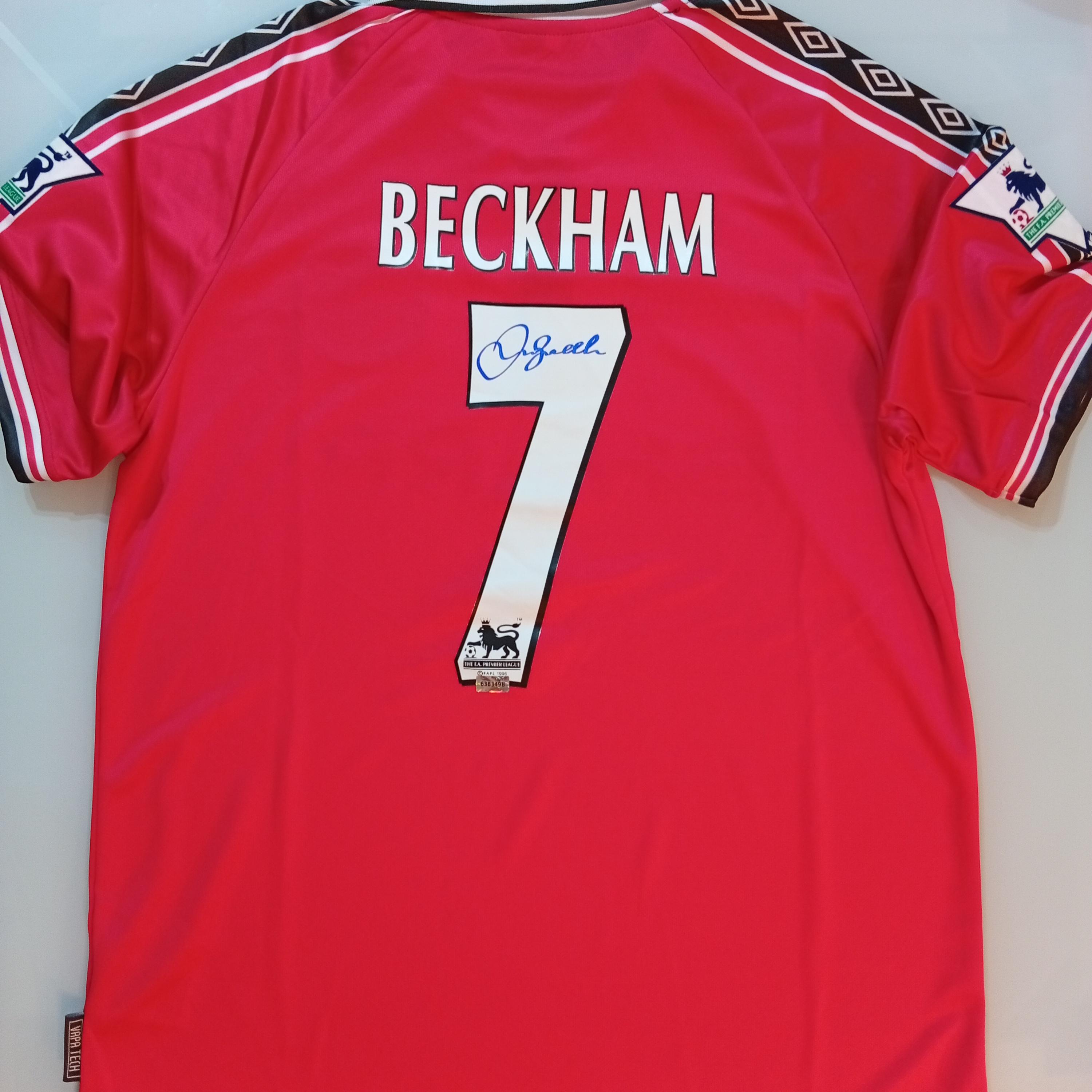 David Beckham Signed Autographed Manchester United Football T