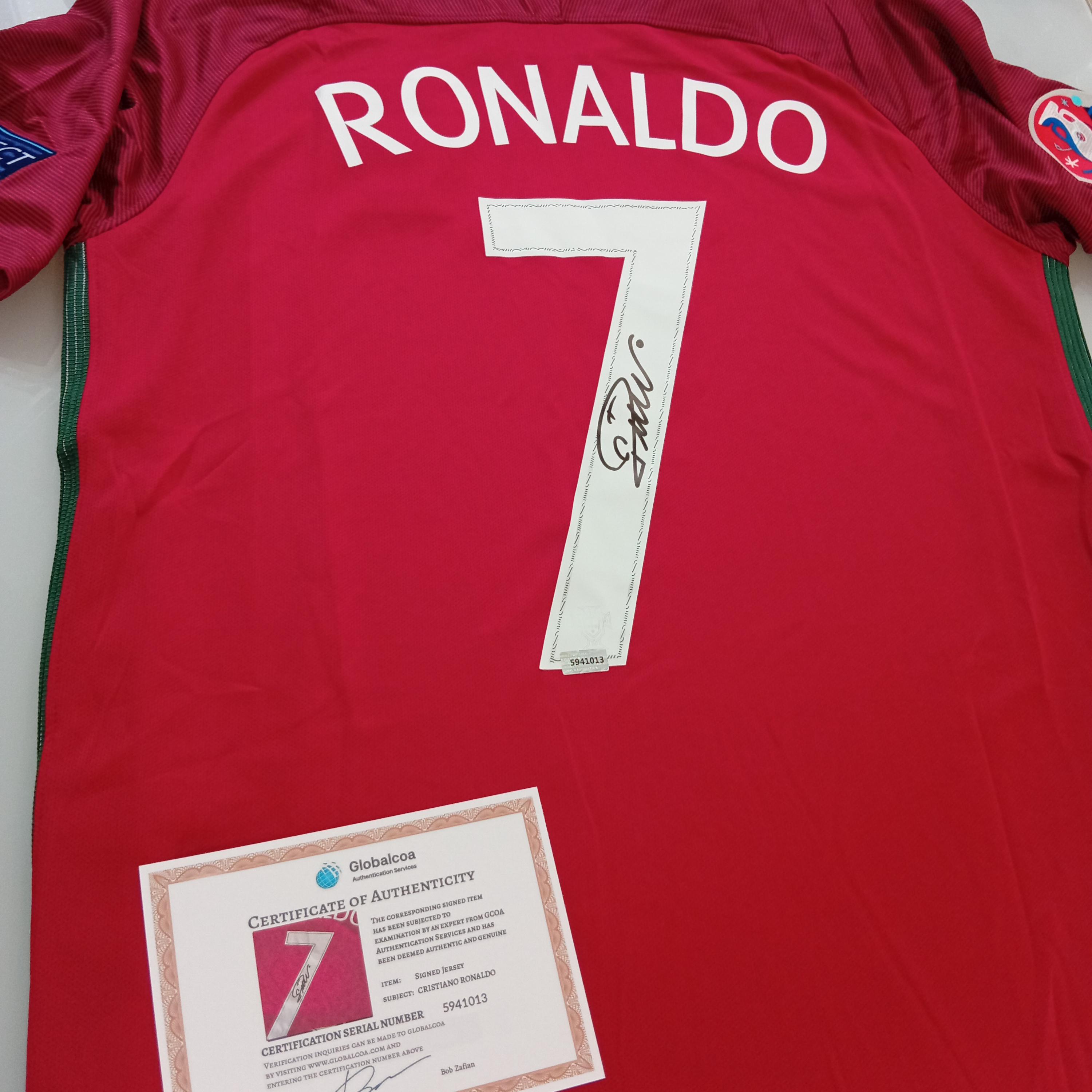 Cristiano ronaldo signed memorabilia - Etsy 日本