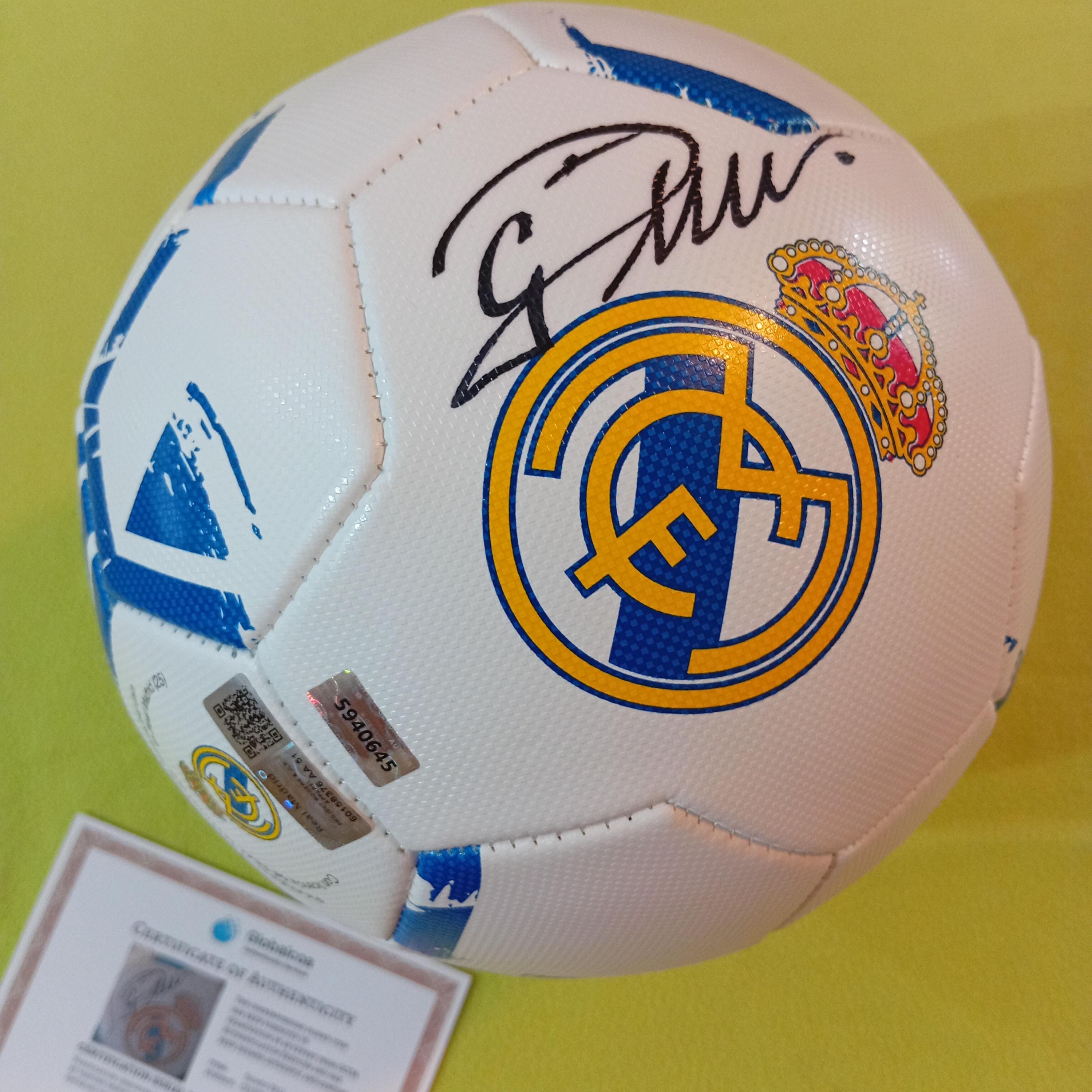 Cristiano ronaldo signed ball - Etsy 日本