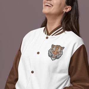 Broderidesign med vild tigerhuvud | Maskinbroderifil | 9 storlekar | Direkt nedladdning bild 6