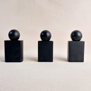 30ml 50ml Square Black Glass Spray Bottle with a Solid Wood Cap, Minimalist Cosmetic Container for DIY perfume