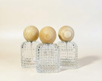 30ml Vintage Clear Glass Spray Bottle with Solid Wood Cap, Luxury Perfume Container for Portable Fragrance or Skincare