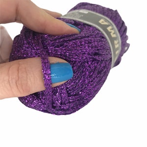 Fil de ruban métallique violet foncé paillettes fil lurex étincelant Accessoires tricot Crochet pelote, 4 mm de large / 1,75 oz / 131 y image 4