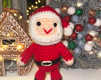 Handmade Crochet Santa Doll, Kawaii Christmas Plush Decor (7-Inch)