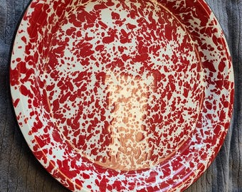 Teglia da forno in smalto con effetto marmo rosso a schizzi, 12,5" Crow Canyon Home