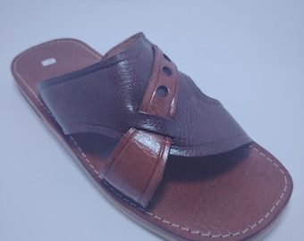 Sandálias masculinas marroquinas feitas à mão em couro genuíno – modelo slip-on, sola costurada à mão, acabamento artesanal.