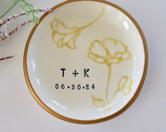 Wedding Ring Dish, Ring Dish Engagement, Ring Holder, Personalized Gift, 7th Anniversary Gift, Ceramic Ring Holder, Flower Illustration