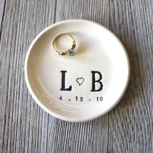 Wedding Ring Dish, Ring Holder, Engagement Gift, Bridal Shower Gift, Unique Engagement Gift, Ring Dish, Personalized Gift, Monogram Dish 画像 9