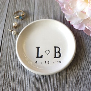 Wedding Ring Dish, Ring Holder, Engagement Gift, Bridal Shower Gift, Unique Engagement Gift, Ring Dish, Personalized Gift, Monogram Dish 画像 8