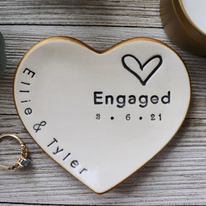 Ring Schale, Ringhalter, Benutzerdefinierte Verlobungsgeschenk, personalisiert, Verlobungsring Halter, Herz Ring Schale