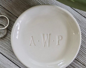 Ring Holder, Ring Dish, Monogram Dish, Engagement Gift, Wedding Gift, Bridal Shower Gift, Wedding Ring Holder, White Monogram Ring Holder