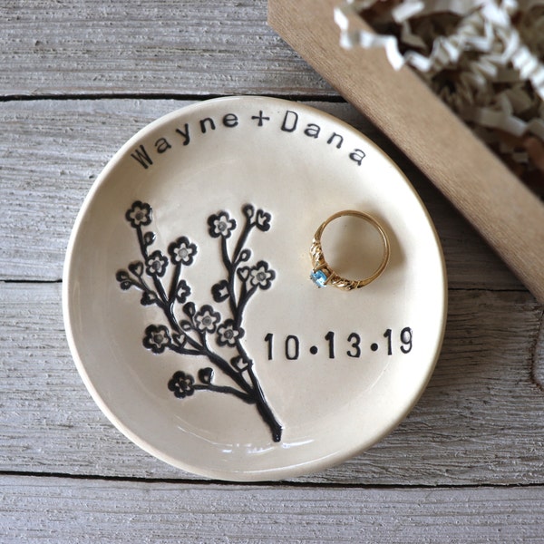 Ring Dish, Ring Holder, Personalized, Engagement Gift, Wedding Gift, Trinket Dish